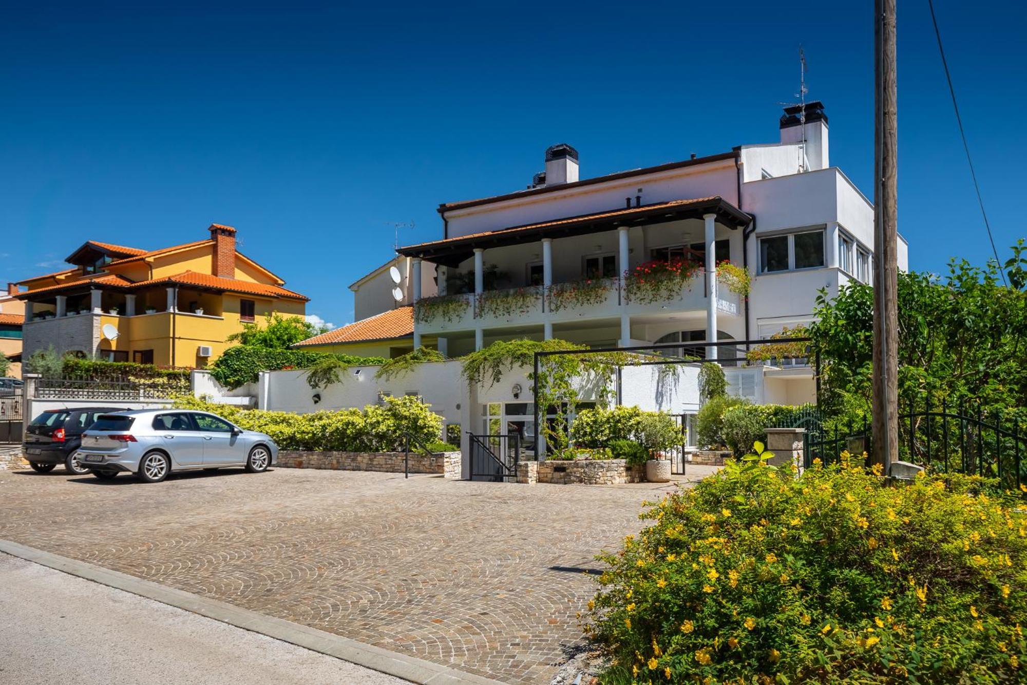 Maras Premium Apartments Porec Exterior photo