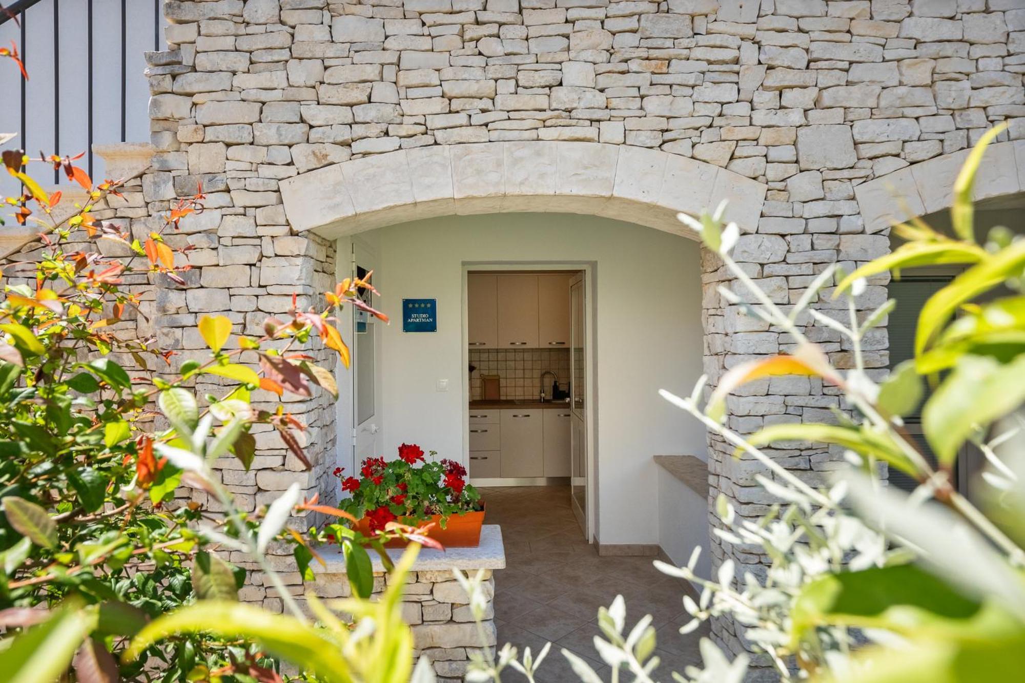 Maras Premium Apartments Porec Exterior photo